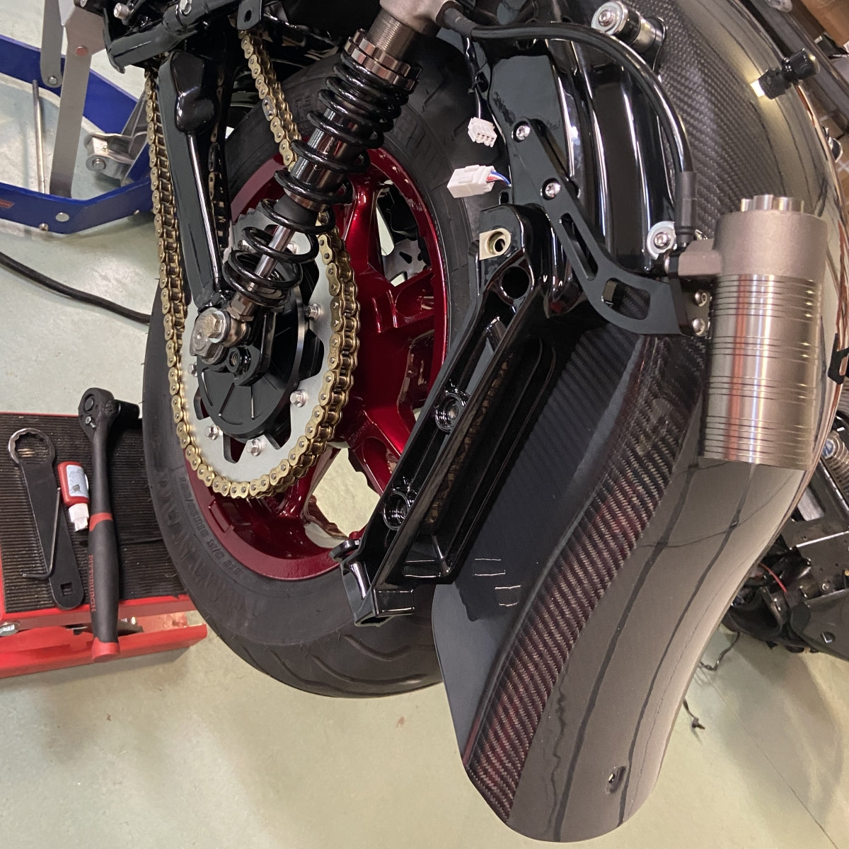 NEW!!! Carbon Fiber rear fender for 2009-up Harley touring models!