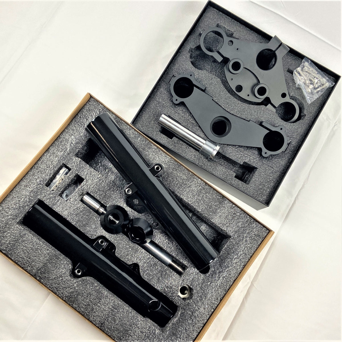 GeezerEngineering Triple-Tree, Fork-Slider Kit 49mm for Harley 2014 & later Touring