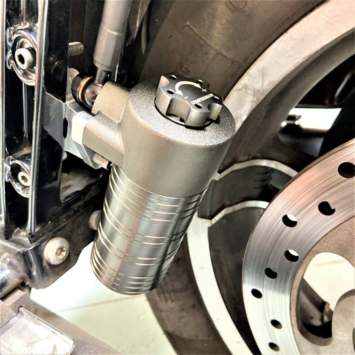 GeezerEngineering Nitrogen Shocks with offset Reservoirs for Harley